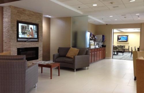 Cheyney Hotel | Welcoming Holiday Inn Express Hotel & Suites West Chester