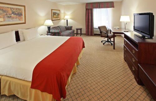 Hope Hotel | Family-Friendly Holiday Inn Express - Hope with Ocean View