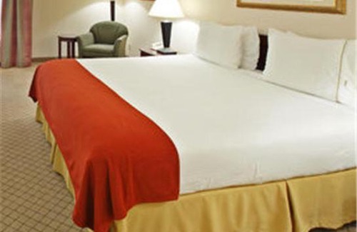 Hope Hotel | Family-Friendly Holiday Inn Express - Hope with Ocean View