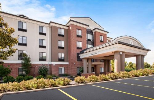 Brecksville Hotel | Comfortable Stays at Holiday Inn Express Cleveland-Richfield