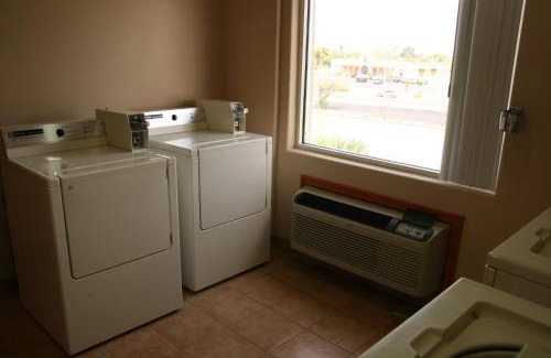 Brownsville Hotel | Comfort at Holiday Inn Express Hotel and Suites Brownsville