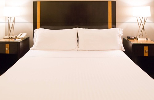 Chanhassen Hotel | Discover Holiday Inn Express Chanhassen with Family-Friendly Amenities