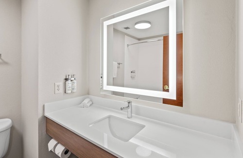 Mount Airy Hotel | Guest Rated 9/10: Holiday Inn Express & Suites Mount Airy