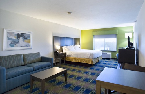 Vermillion Hotel | Relaxing Stay at Holiday Inn Express & Suites Vermillion