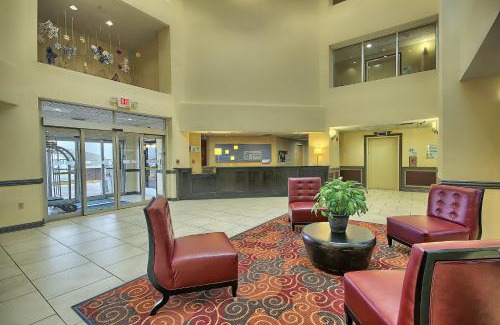 Grove City Hotel | Comfortable Stay at Holiday Inn Express Grove City - Family Friendly