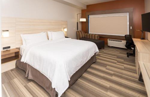 Logansport Hotel | Comfortable Stay at Holiday Inn Express Logansport with Pool