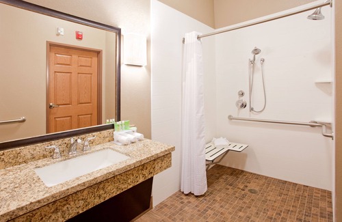 St. Joseph Hotel | Guest Rated Holiday Inn Express & Suites St. Joseph
