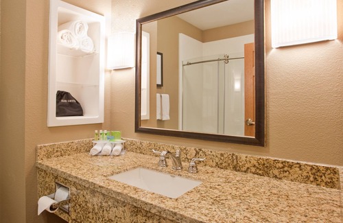 St. Joseph Hotel | Guest Rated Holiday Inn Express & Suites St. Joseph