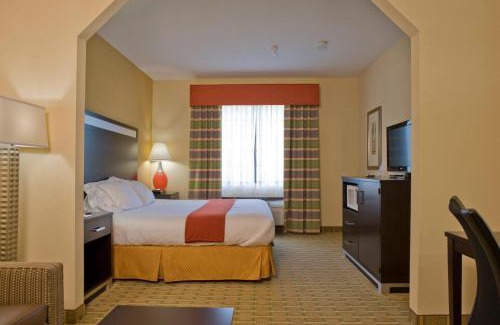 Acworth Hotel | Discover Holiday Inn Express Kennesaw with Pool & Ocean View