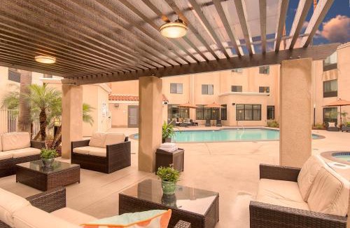 Carlsbad Hotel | Family-Friendly Getaway at Holiday Inn Express Carlsbad Beach