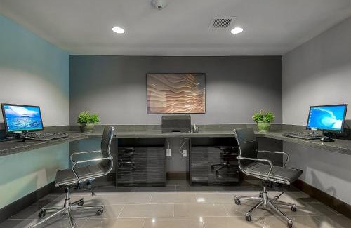 Carlsbad Hotel | Family-Friendly Getaway at Holiday Inn Express Carlsbad Beach