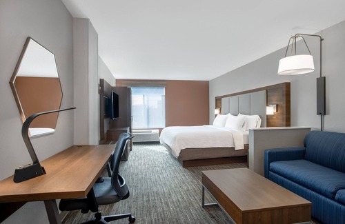 Clinton Hotel | Experience Comfort at Holiday Inn Express in Clinton