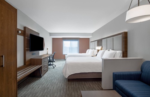 Clinton Hotel | Experience Comfort at Holiday Inn Express in Clinton