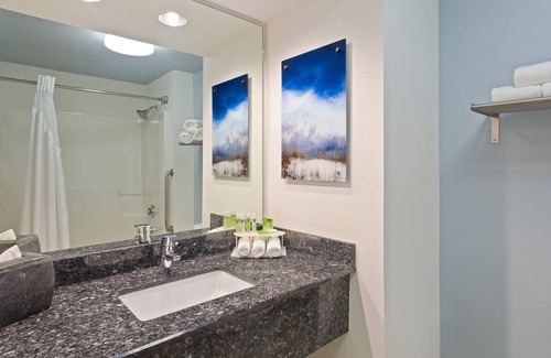Downtown Dunedin Hotel | Highly Rated Holiday Inn Express Clearwater North-Dunedin