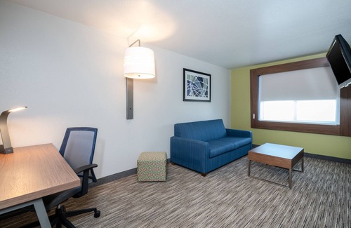 Leadsville Hotel | Discover Holiday Inn Express Hotel & Suites ELKINS, IHG Rated 9/10