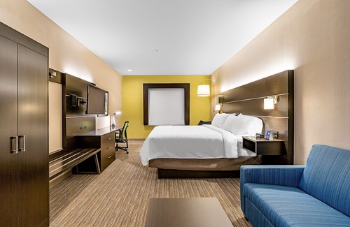 Kilgore Hotel | Top-Rated Holiday Inn Express Hotel & Suites Kilgore Awaits