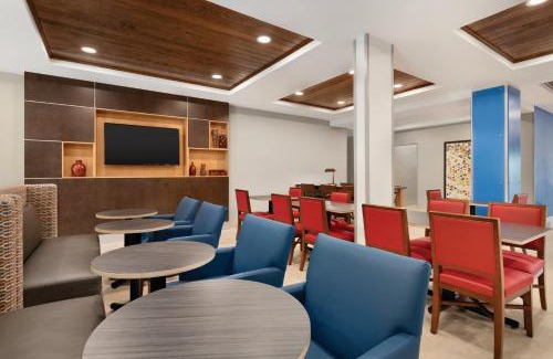 Lavonia Hotel | Highly Rated Holiday Inn Express & Suites Lavonia Awaits You
