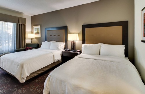 Lititz Hotel | Guest Rated: Holiday Inn Express Lancaster-Lititz with Pool