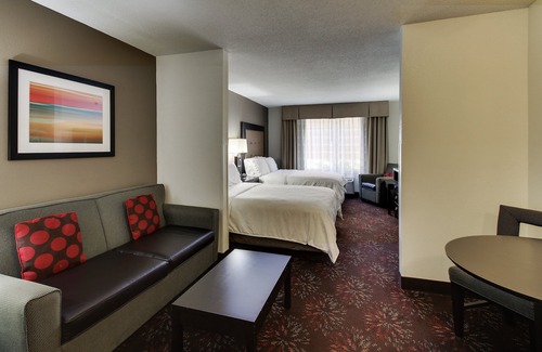 Lititz Hotel | Guest Rated: Holiday Inn Express Lancaster-Lititz with Pool