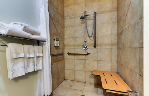 Lititz Hotel | Guest Rated: Holiday Inn Express Lancaster-Lititz with Pool