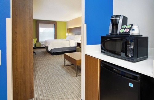 Sunbury Hotel | Comfortable Stay at Holiday Inn Express Sunbury - Columbus Area