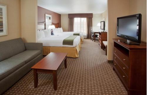Willows Hotel | Family-Friendly Holiday Inn Express Willows with Hot Tub