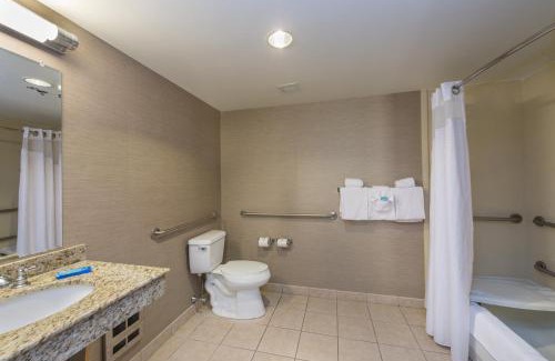 Auburn Hotel | Comfortable Stay at Holiday Inn Express Auburn with Breakfast