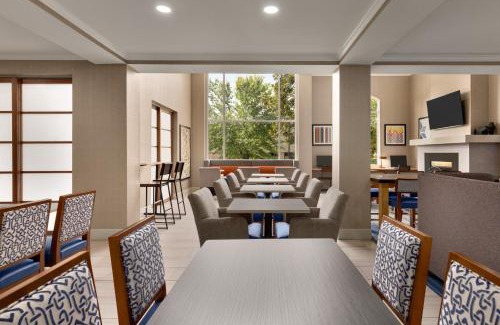 Auburn Hotel | Experience Comfort at Holiday Inn Express Auburn - University Area
