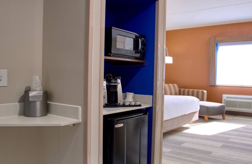 Byram Hotel | Top-Rated Holiday Inn Express Hotel & Suites BYRAM Awaits