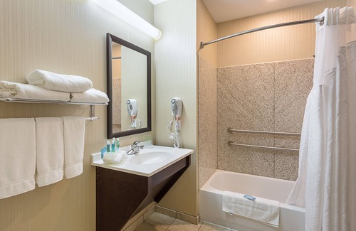 Byram Hotel | Top-Rated Holiday Inn Express Hotel & Suites BYRAM Awaits