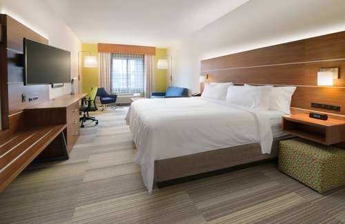 Camden Hotel | Explore Holiday Inn Express Hotel & Suites Camden, Rated 8.8