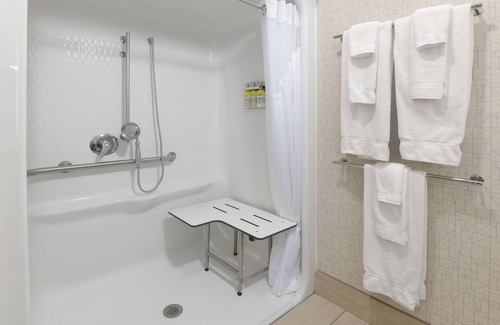Camden Hotel | Explore Holiday Inn Express Hotel & Suites Camden, Rated 8.8