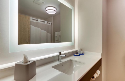 Woodbine Hotel | Exceptional Holiday Inn Express Hotel & Suites Corbin Stay