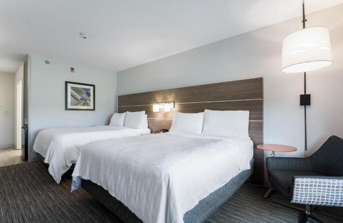 Jasper Hotel | Comfortable Stay at Holiday Inn Express Jasper with Breakfast
