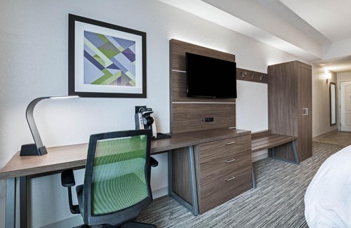 Jasper Hotel | Comfortable Stay at Holiday Inn Express Jasper with Breakfast