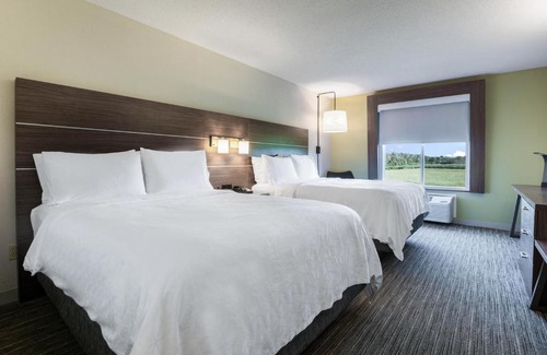 Jasper Hotel | Comfortable Stay at Holiday Inn Express Jasper with Breakfast