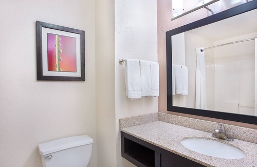 Murphy Hotel | Quality Stay at Holiday Inn Express Hotel & Suites Murphy