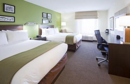 Rogers Hotel | Discover Holiday Inn Express & Suites Rogers: Family-Friendly Getaway