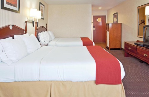 Wabash Hotel | Comfortable Stay at Holiday Inn Express Wabash, IN
