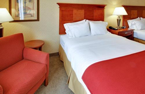 Hurst Hotel | Top-Rated Holiday Inn Express DFW West with Ocean View