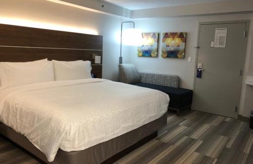 Tempe Hotel | Best Oceanfront Experience at Holiday Inn Express Tempe