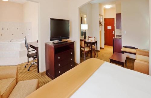 Yukon Hotel | Experience Comfort at Holiday Inn Express Yukon, OK