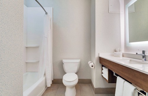 Banning Hotel | Comfortable Stay at Holiday Inn Express Hotel & Suites Banning