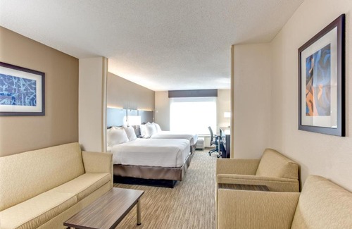 Hellertown Hotel | Discover Holiday Inn Express Hotel & Suites Bethlehem