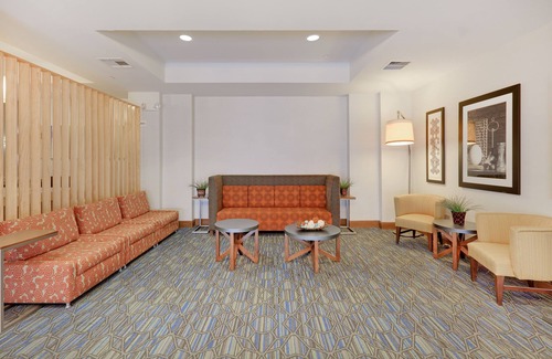 Burleson Hotel | Eco-Friendly Holiday Inn Express Suites in Burleson/Ft. Worth