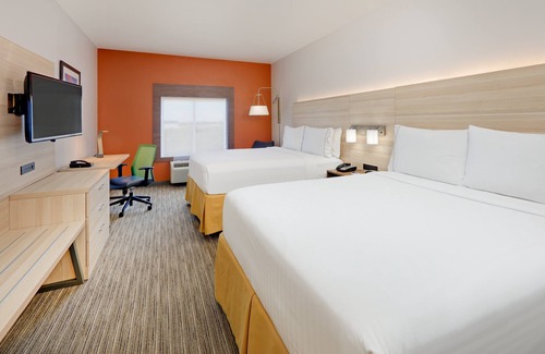 Burleson Hotel | Eco-Friendly Holiday Inn Express Suites in Burleson/Ft. Worth