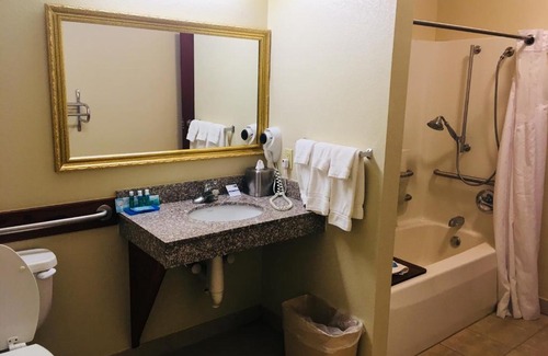 Cadillac Hotel | Discover Holiday Inn Express Cadillac: Guest Rated 8.2/10