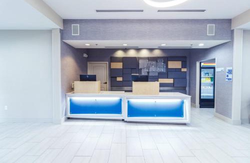 Crestview Hotel | Guest Rated Holiday Inn Express Crestview South I-10