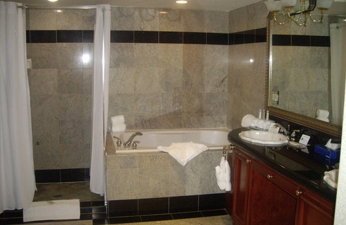 El Centro Hotel | Discover Holiday Inn Express El Centro: Pool & Breakfast Included