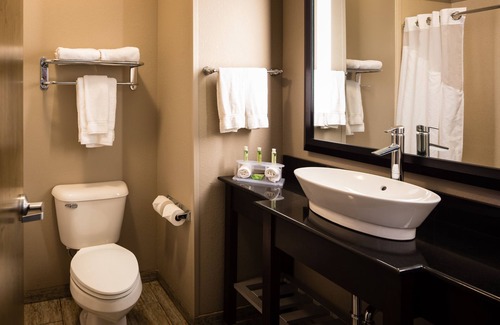 El Reno Hotel | Family-Friendly Holiday Inn Express El Reno with Pool & Breakfast